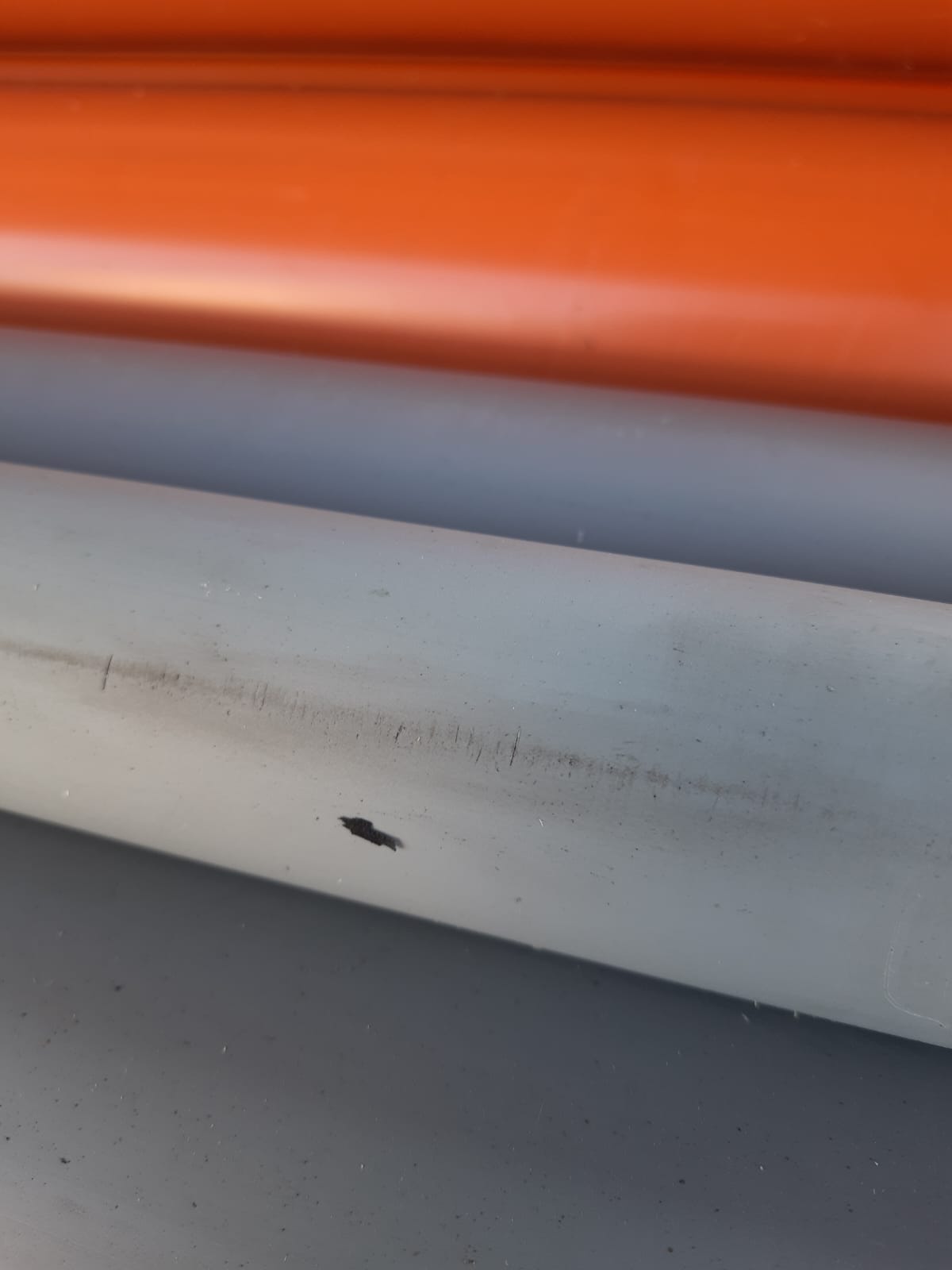 Труба НТЕМ 50*1000 (СЕРАЯ) "OSTENDORF" (112040) (царапины, потертости)