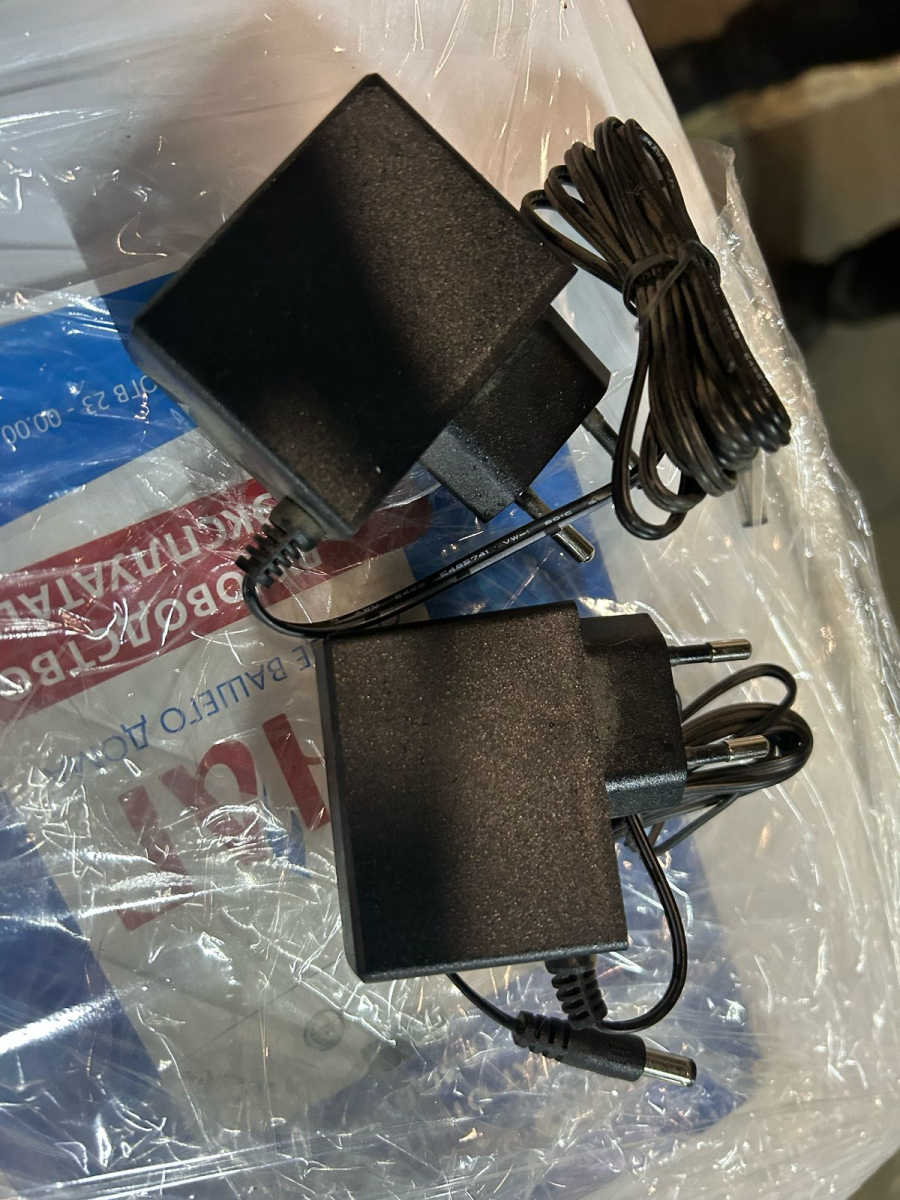 Адаптер питания 220В/12В ARROWHEAD9( нет упаковки)