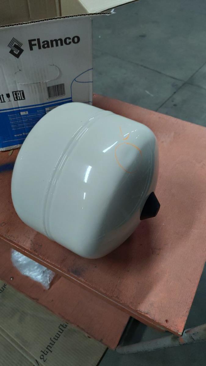 Расширительный бак (водоснабжение) Airfix R 8/4,0 - 10bar FLAMCO (24259RU)(повреждение корпуса)