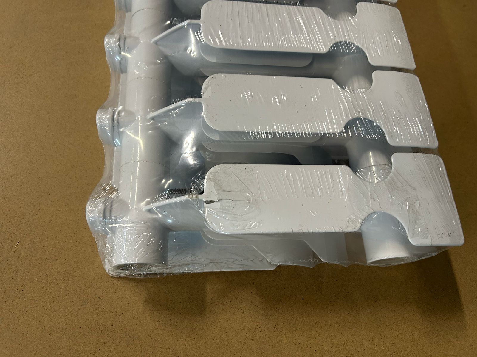 Радиатор алюм. KONNER LUX 200 10 сек.(повреждение корпуса)